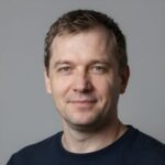 Портрет Артема Волкова, клиента компании Megabot56, использующего ботов для управления онлайн-записями